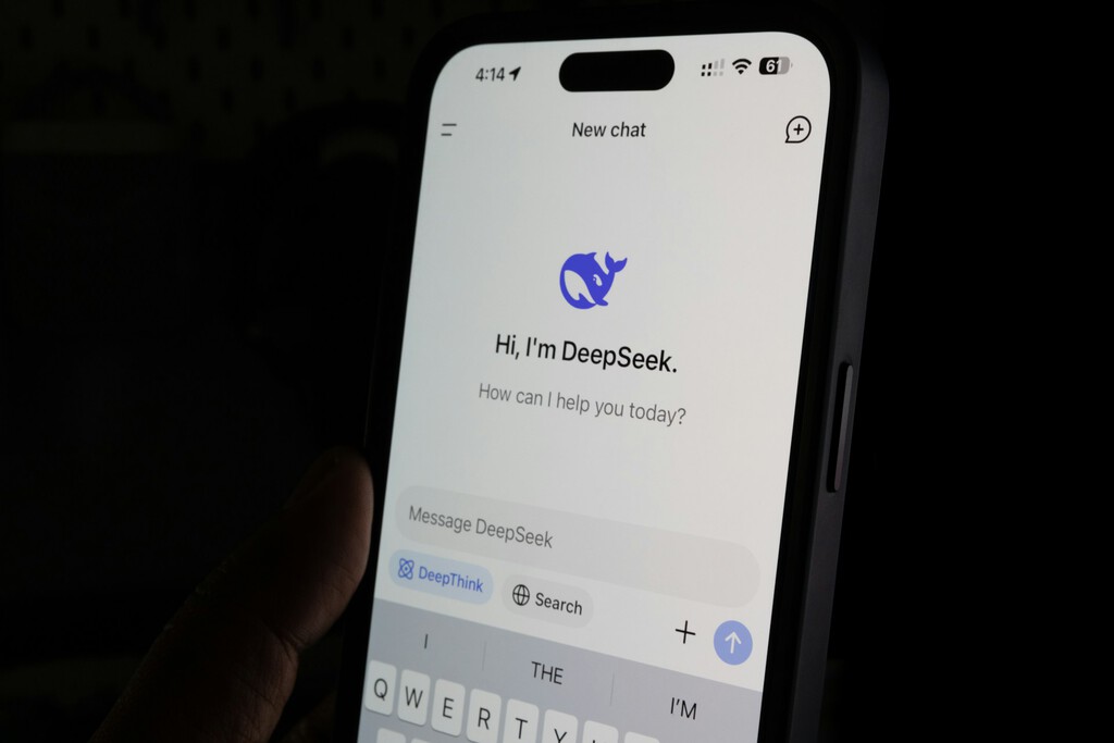 El modelo open source de DeepSeek le habla 'de tú a tú' a los grandes de la IA: están 'haciendo magia' a la hora de mejorarlo 